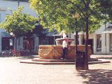 Fountain near Rathaus.jpg